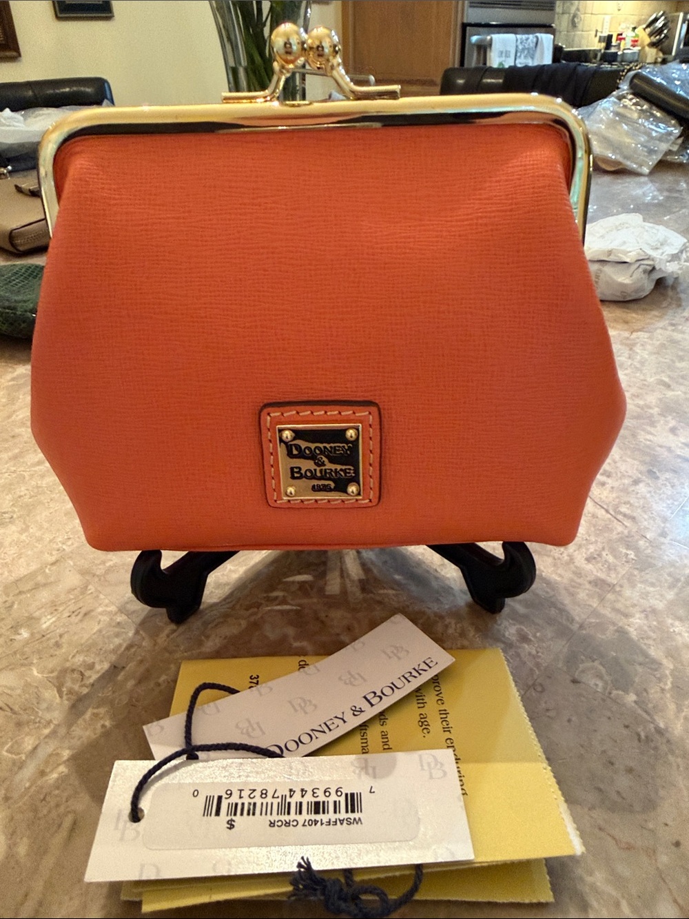 Dooney & Bourke NWT Bright Orange Leather Kiss-Lock card Holder/coins purse